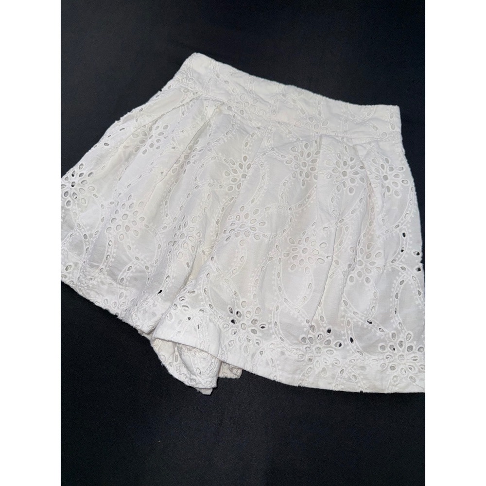 Olivaceous White Eyelet Lace High Waisted Shorts Floral Boho Summer Size S